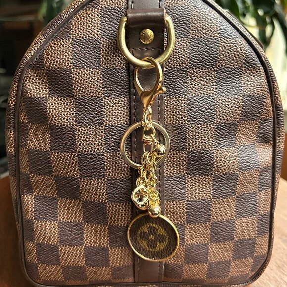 DANGLING CLOVER Bag Charm Gold Tone 🍀 - Picture 1 of 9